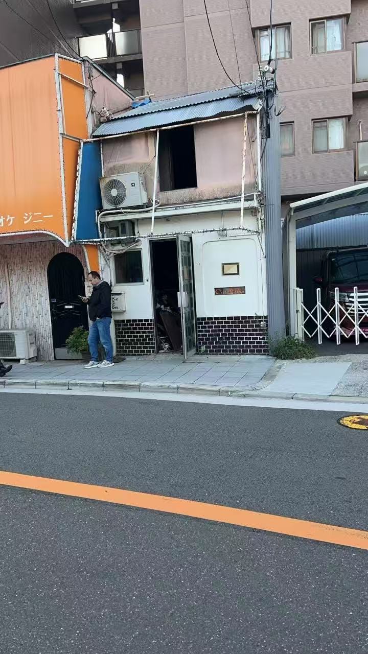 カフェ店内装改装（ケース2）